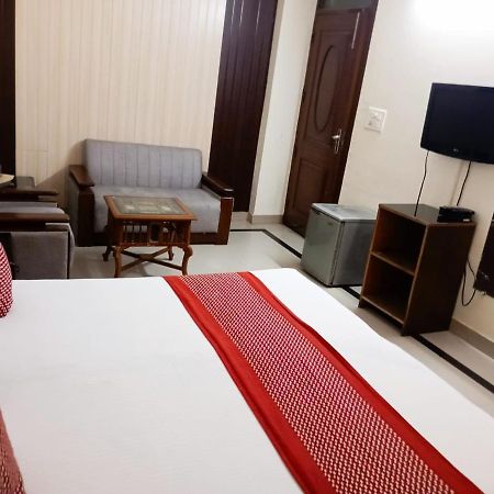Hotel Home Stay Dwarka Deli Exterior foto