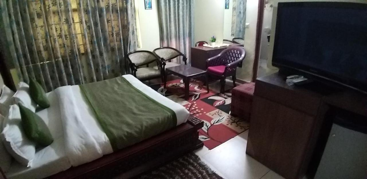 Hotel Home Stay Dwarka Deli Exterior foto