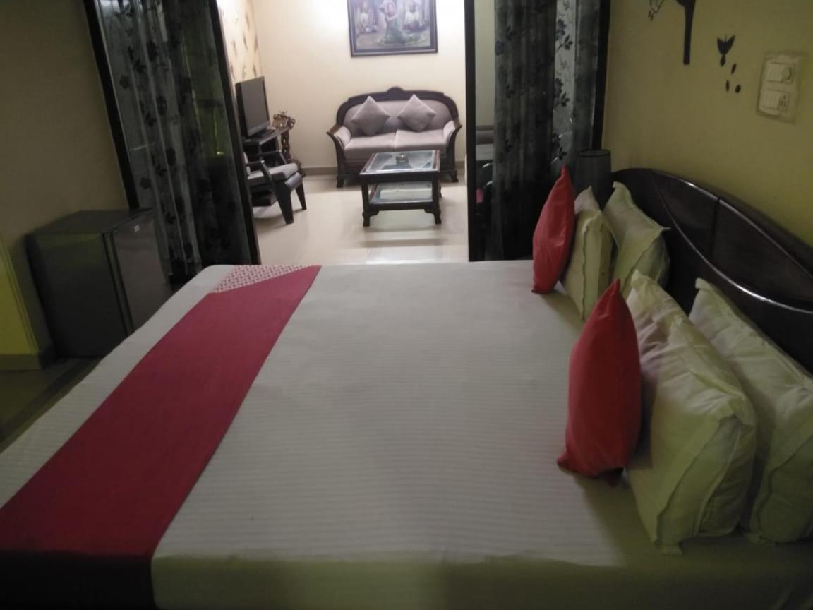 Hotel Home Stay Dwarka Deli Exterior foto