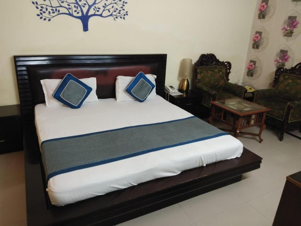 Hotel Home Stay Dwarka Deli Exterior foto