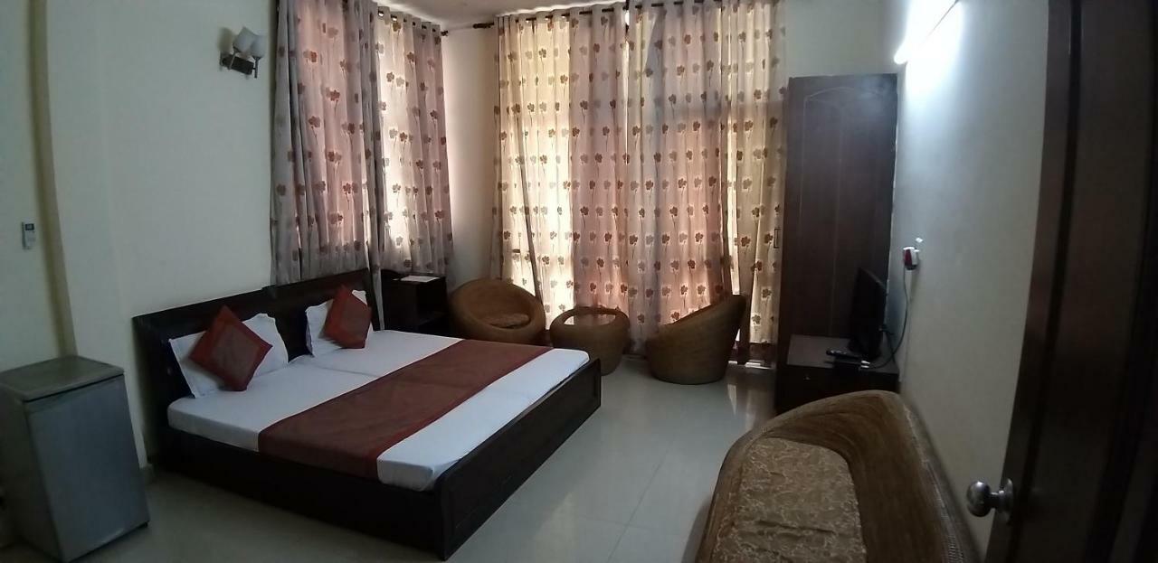 Hotel Home Stay Dwarka Deli Exterior foto